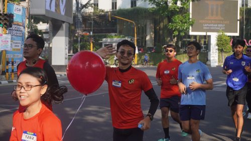 Race photo from Happy One Decade Unpad Runner