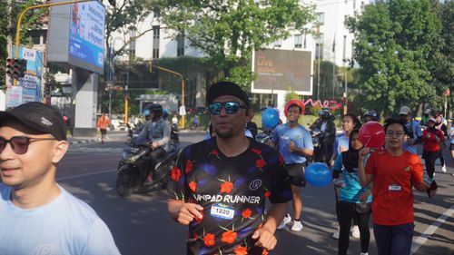 Race photo from Happy One Decade Unpad Runner