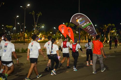 Race photo from PIK NITE RUN VIBES