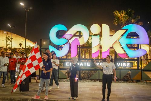 Race photo from PIK NITE RUN VIBES
