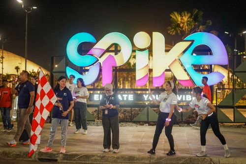 Race photo from PIK NITE RUN VIBES