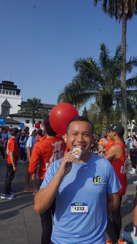 Race photo from Happy One Decade Unpad Runner