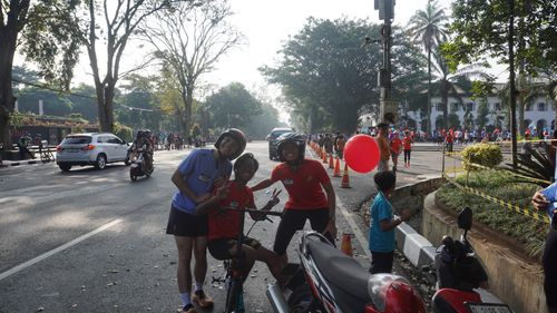 Race photo from Happy One Decade Unpad Runner