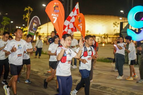 Race photo from PIK NITE RUN VIBES