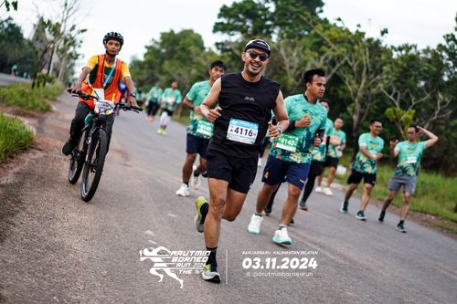 Race photo from Arutmin Borneo Run 2024