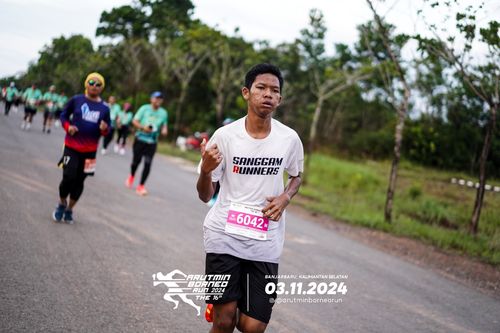 Race photo from Arutmin Borneo Run 2024