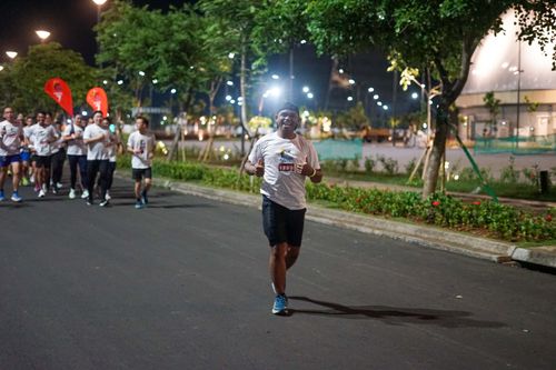 Race photo from PIK NITE RUN VIBES