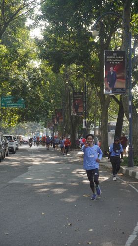 Race photo from Happy One Decade Unpad Runner