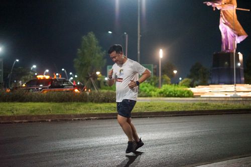 Race photo from PIK NITE RUN VIBES