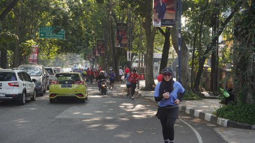 Race photo from Happy One Decade Unpad Runner