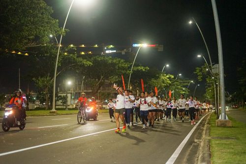 Race photo from PIK NITE RUN VIBES