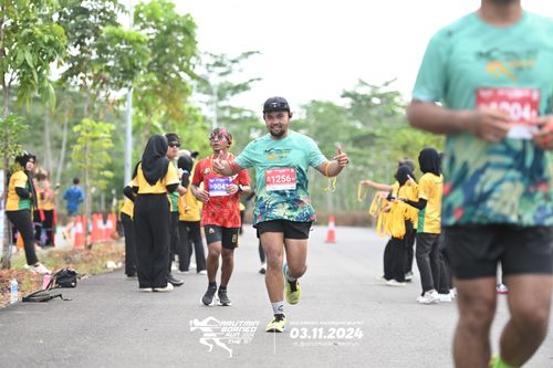 Race photo from Arutmin Borneo Run 2024