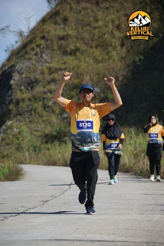 Race photo from Kelud Vertical Challenge 2024
