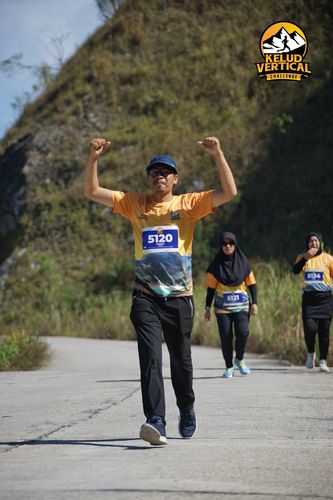 Race photo from Kelud Vertical Challenge 2024