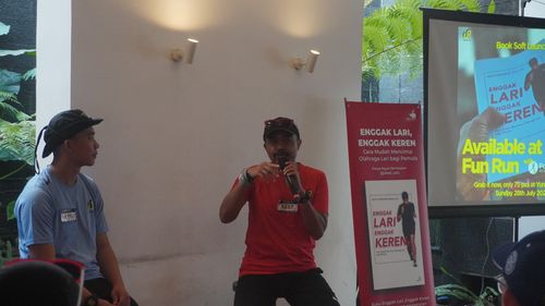 Race photo from Happy One Decade Unpad Runner