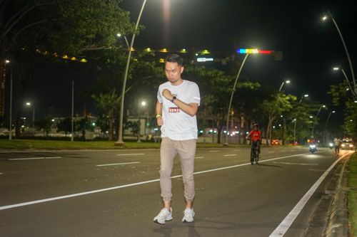 Race photo from PIK NITE RUN VIBES