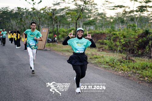 Race photo from Arutmin Borneo Run 2024