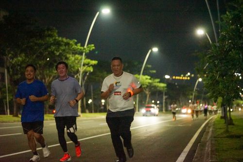 Race photo from PIK NITE RUN VIBES