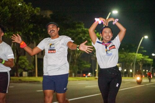 Race photo from PIK NITE RUN VIBES