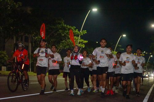 Race photo from PIK NITE RUN VIBES