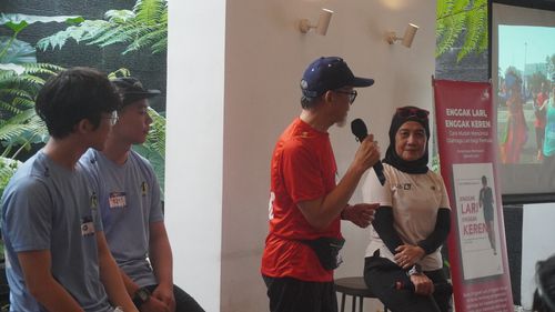 Race photo from Happy One Decade Unpad Runner