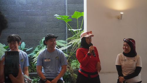 Race photo from Happy One Decade Unpad Runner