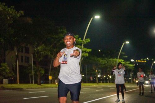 Race photo from PIK NITE RUN VIBES