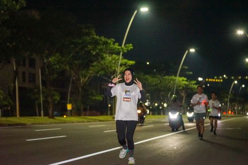 Race photo from PIK NITE RUN VIBES