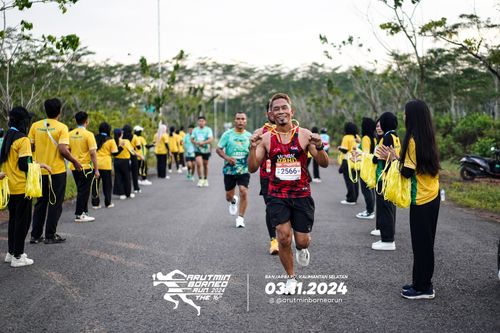 Race photo from Arutmin Borneo Run 2024