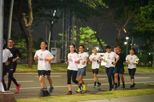 Race photo from PIK NITE RUN VIBES