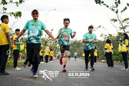 Race photo from Arutmin Borneo Run 2024