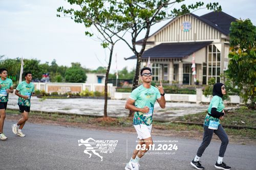 Race photo from Arutmin Borneo Run 2024