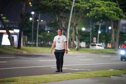 Race photo from PIK NITE RUN VIBES