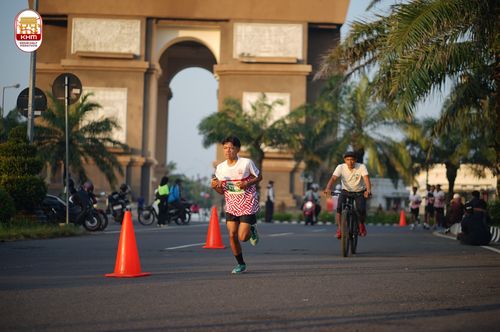 Race photo from Kediri Half Marathon 2024