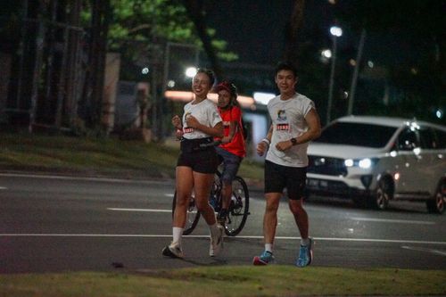 Race photo from PIK NITE RUN VIBES