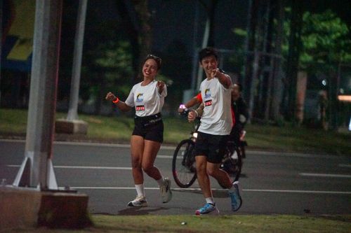 Race photo from PIK NITE RUN VIBES