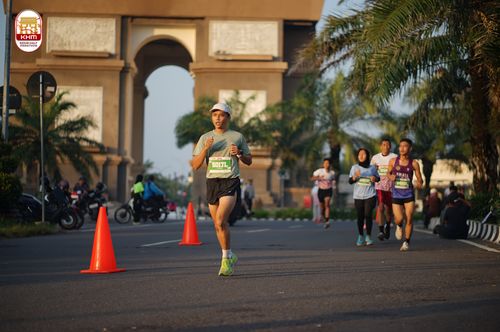 Race photo from Kediri Half Marathon 2024