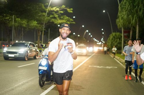 Race photo from PIK NITE RUN VIBES