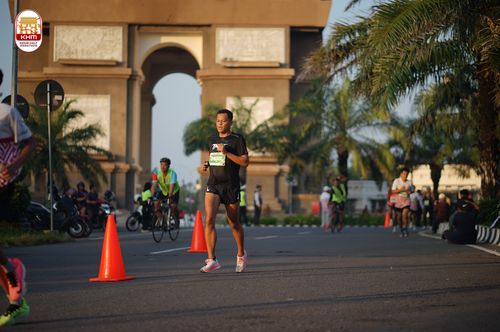 Race photo from Kediri Half Marathon 2024