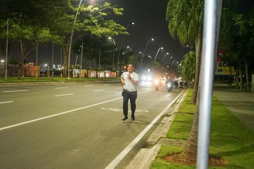 Race photo from PIK NITE RUN VIBES