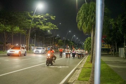 Race photo from PIK NITE RUN VIBES