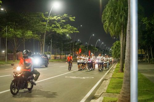 Race photo from PIK NITE RUN VIBES