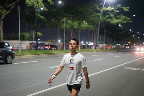 Race photo from PIK NITE RUN VIBES