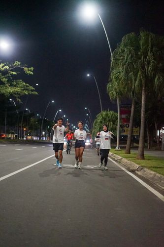 Race photo from PIK NITE RUN VIBES