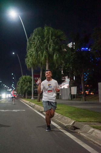 Race photo from PIK NITE RUN VIBES