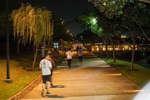 Race photo from PIK NITE RUN VIBES