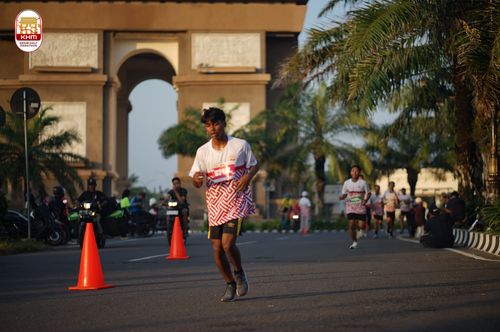 Race photo from Kediri Half Marathon 2024