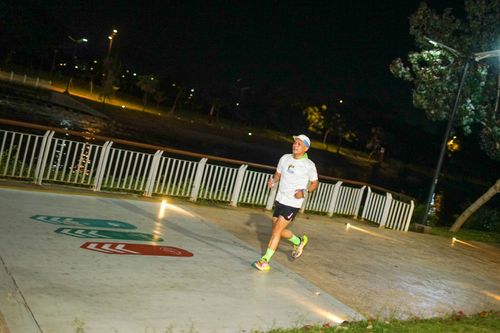 Race photo from PIK NITE RUN VIBES