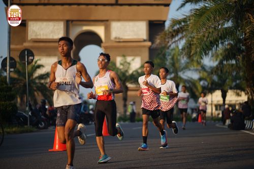 Race photo from Kediri Half Marathon 2024