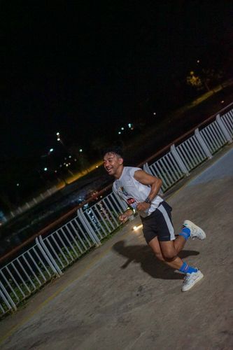 Race photo from PIK NITE RUN VIBES
